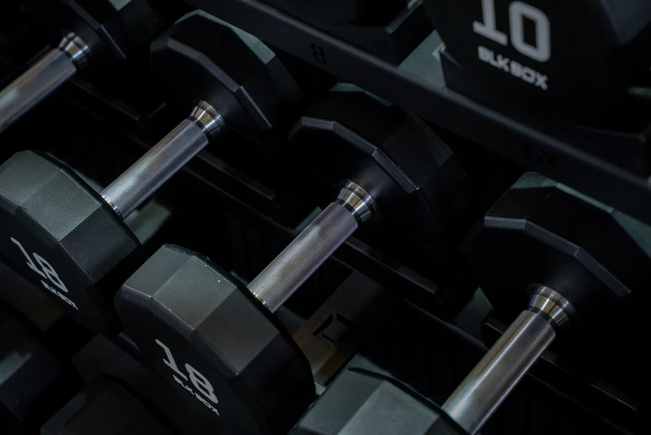 12 Sided Urethane Dumbbell - Image 6