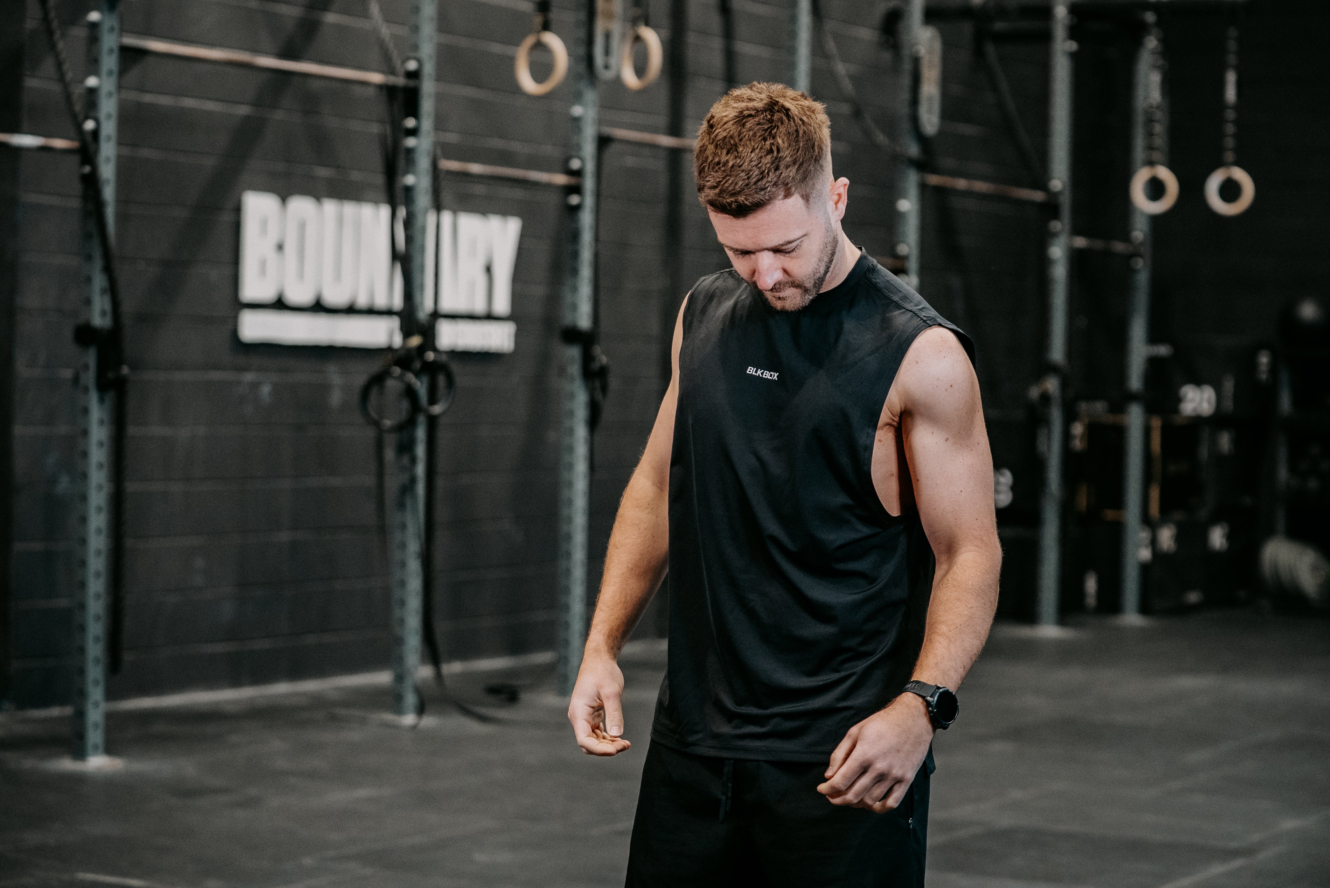Black Sleeveless Workout Tee - Image 2