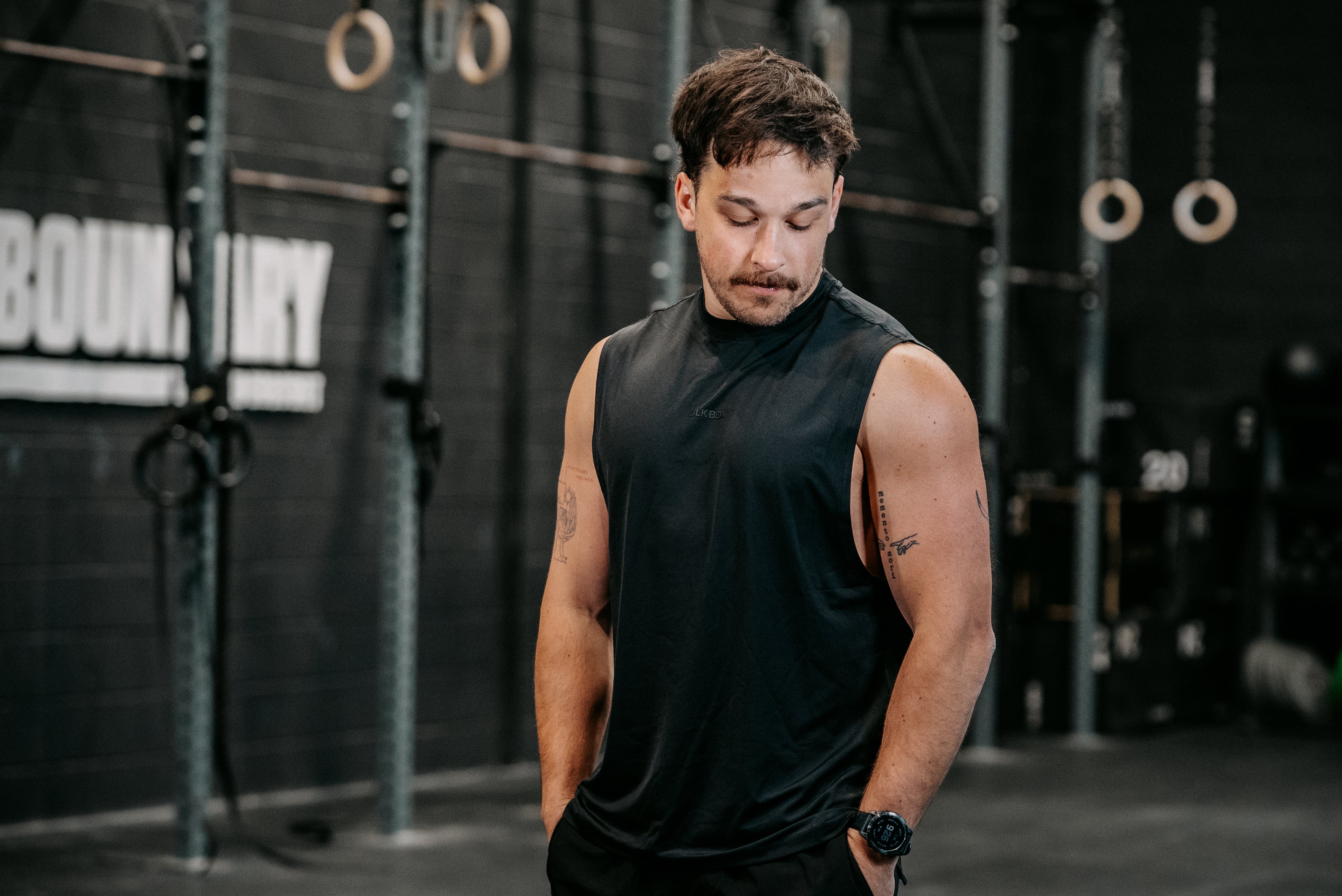 Black Sleeveless Workout Tee - Image 9