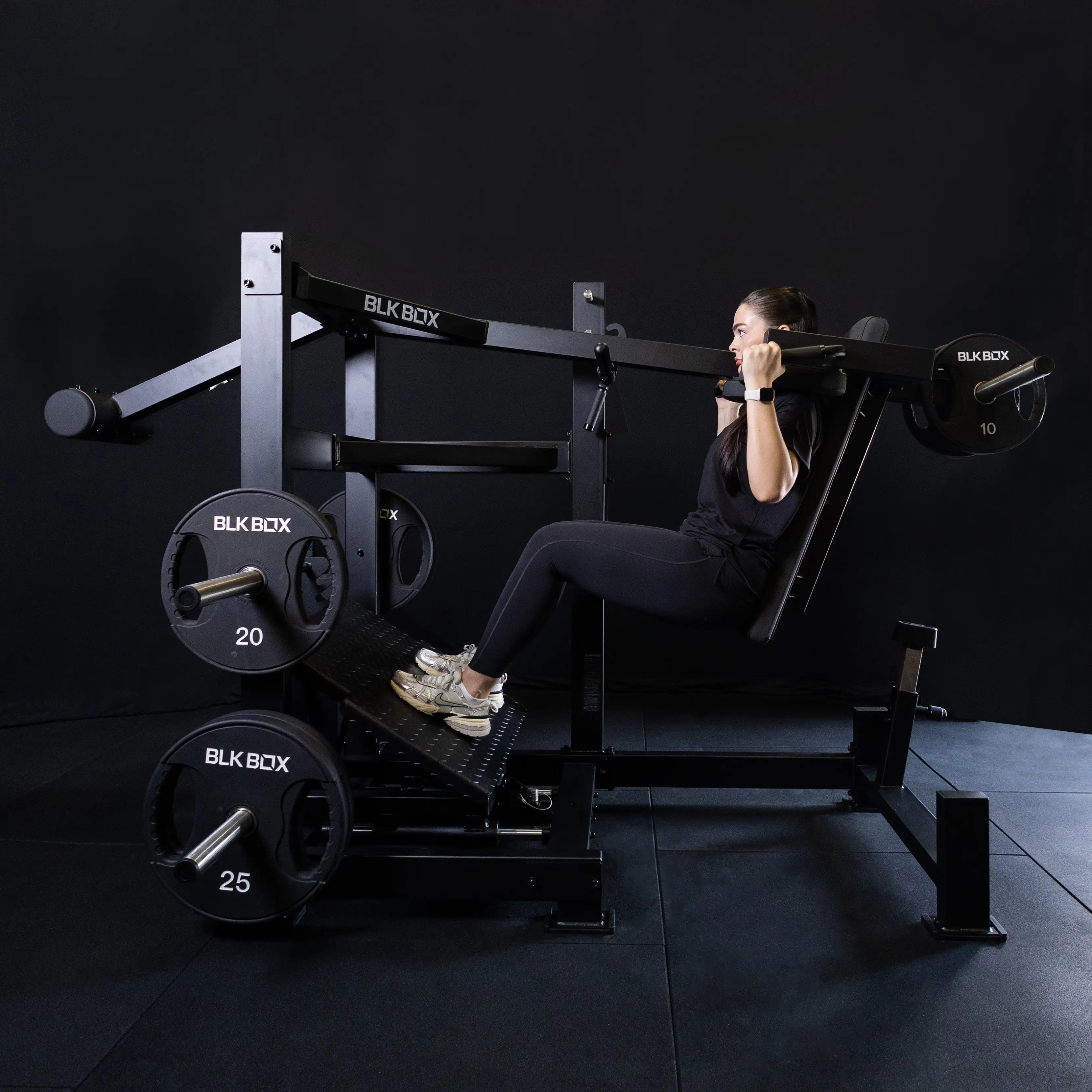 Plate Loaded Pendulum Squat - Image 2
