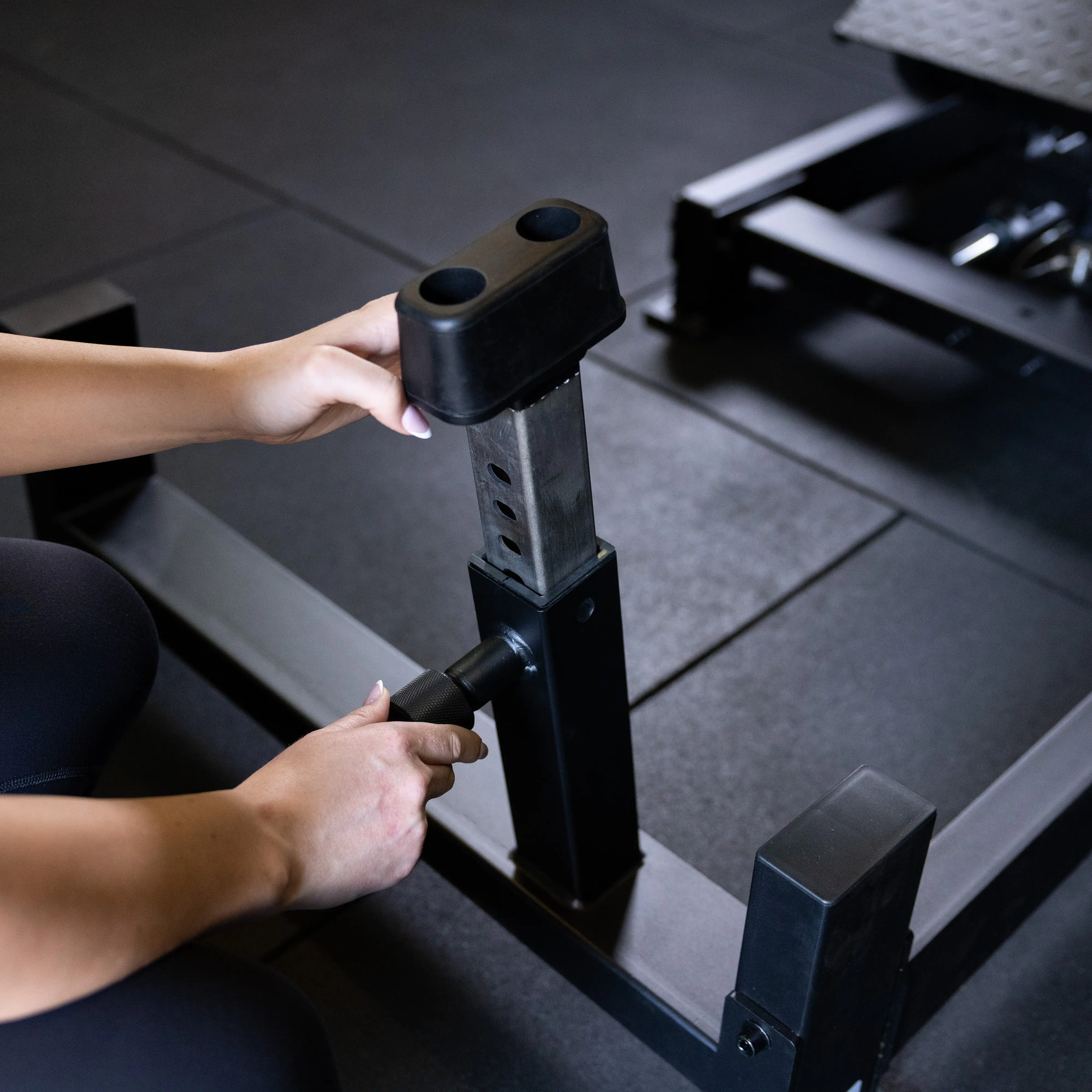 Plate Loaded Pendulum Squat - Image 6
