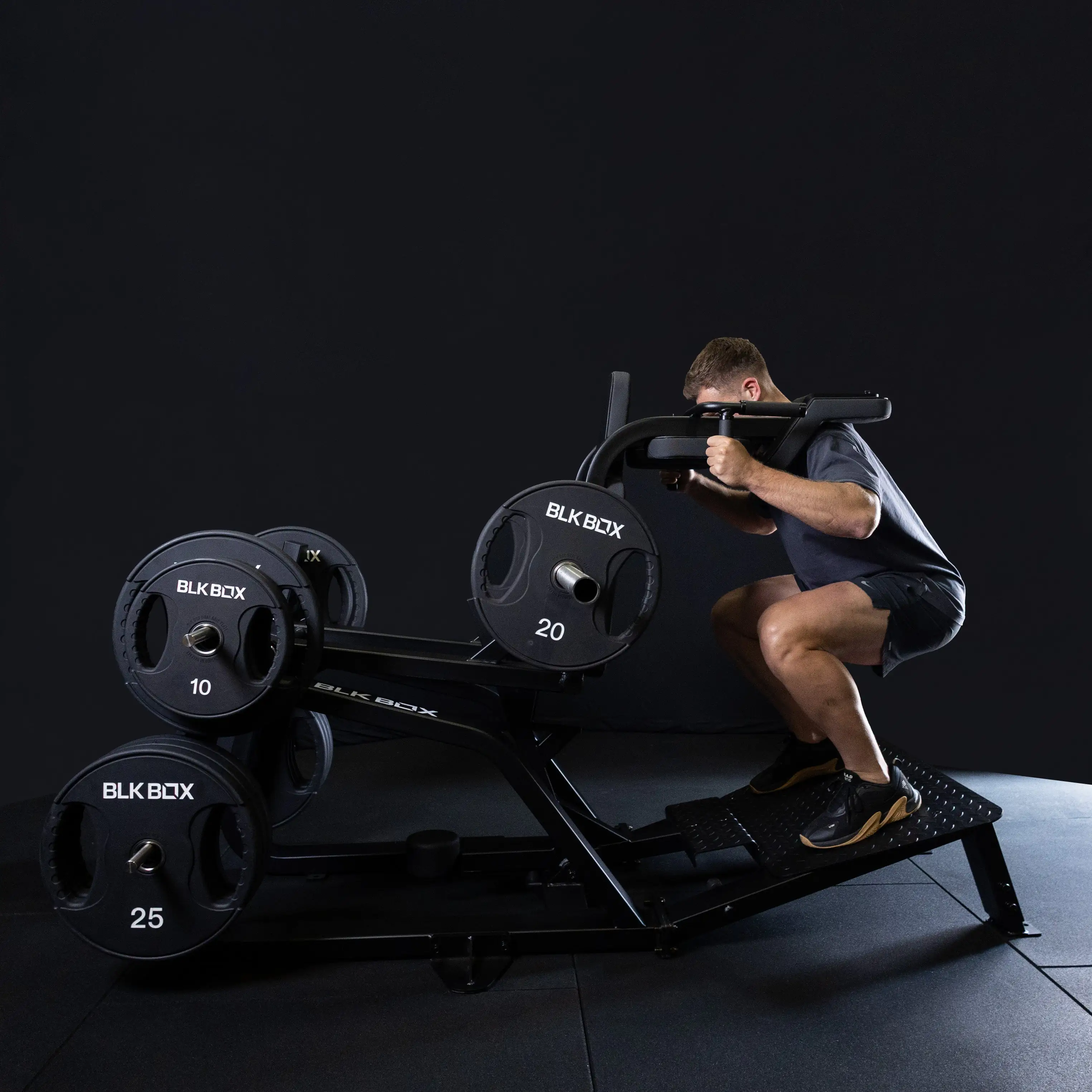 Plate Loaded V Squat - Image 4